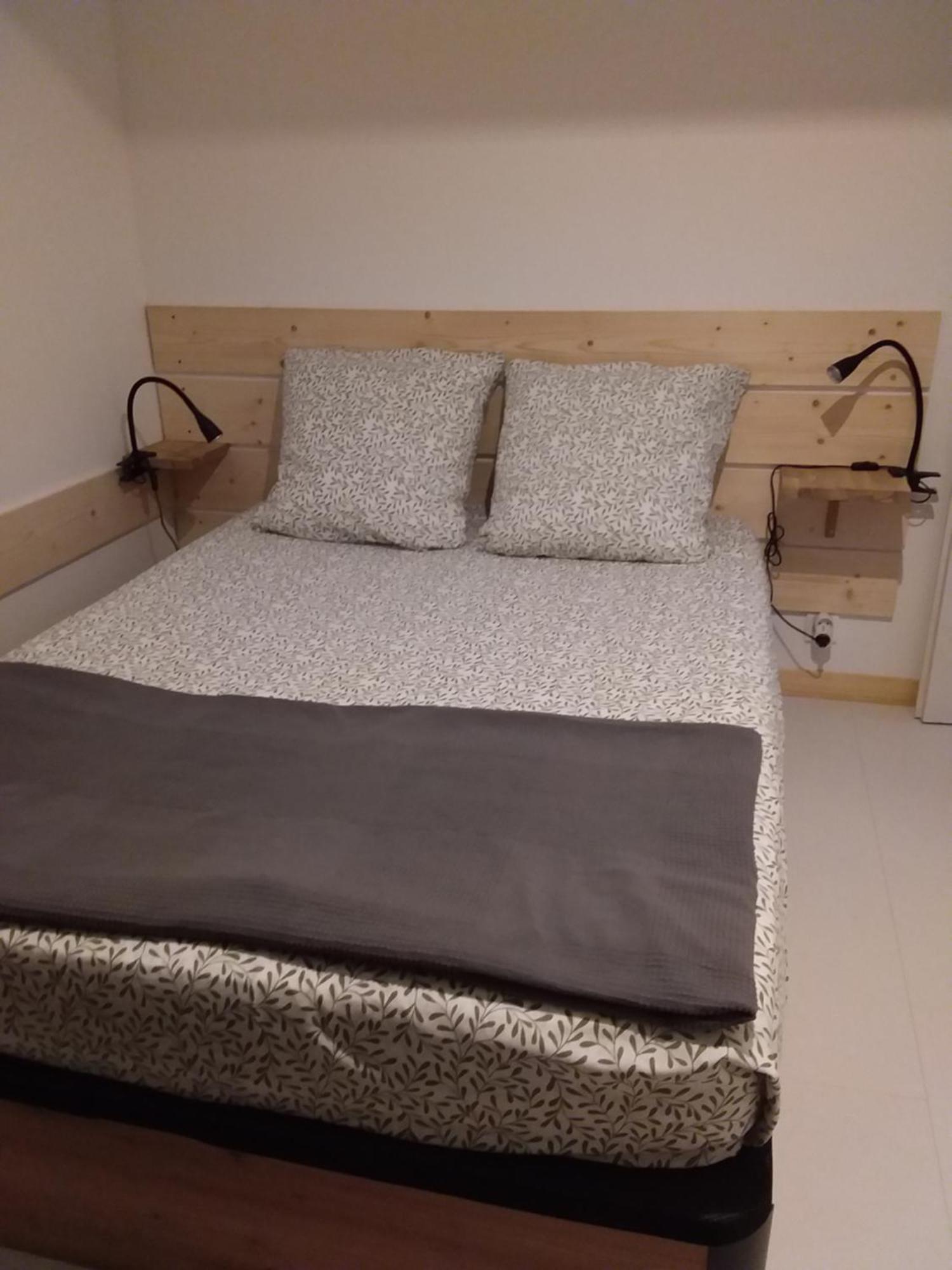 Appartement Dans Maison De Village Crots Екстер'єр фото