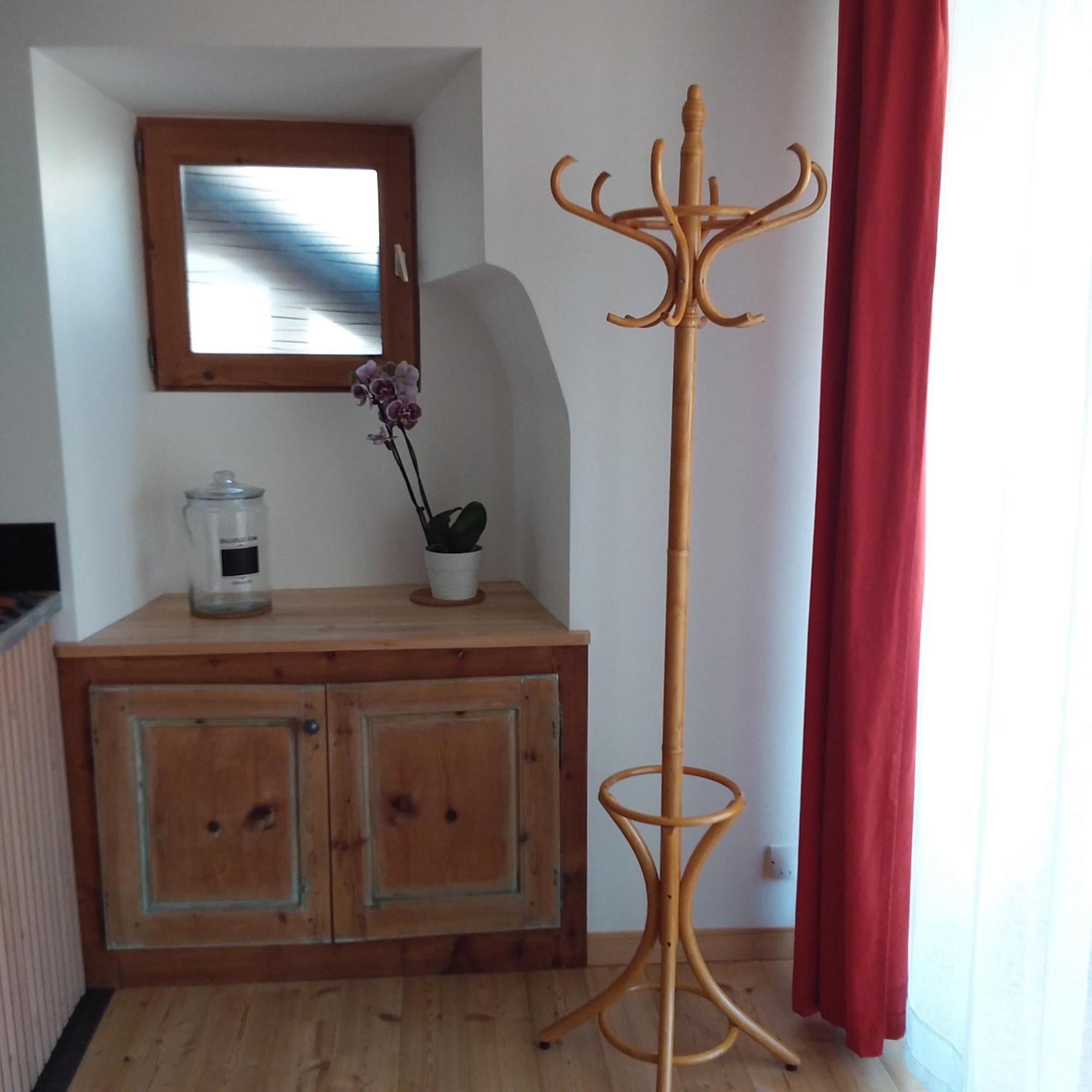 Appartement Dans Maison De Village Crots Екстер'єр фото